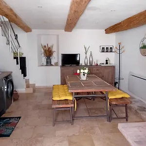  Appartement Maison De Village Entierement Renovee Avec Gout